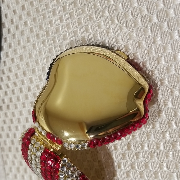 Estee Lauder compact decorative with brilliant crystals (American flag apple). - Picture 5 of 8